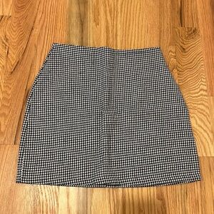 Women’s Black and White Mini Skirt Small